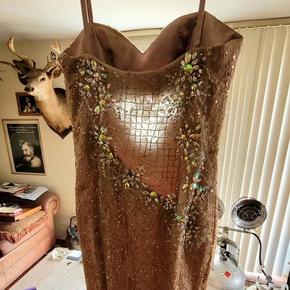 Dave & Johhny beautiful beaded long gown - Picture 5 of 6